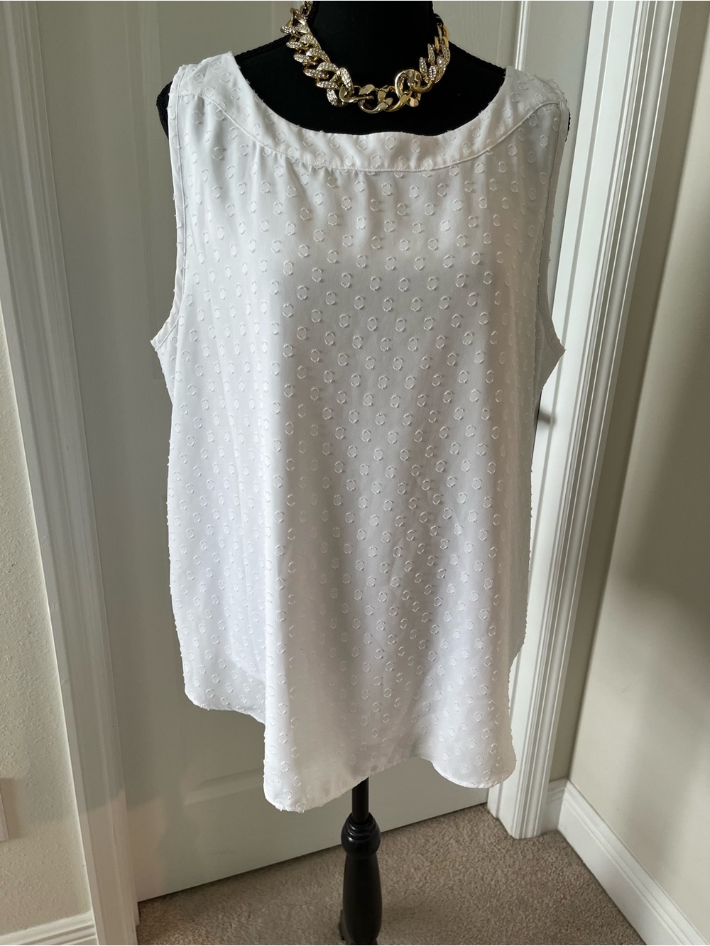 LOFT White Textured Sleeveless Shell Top
